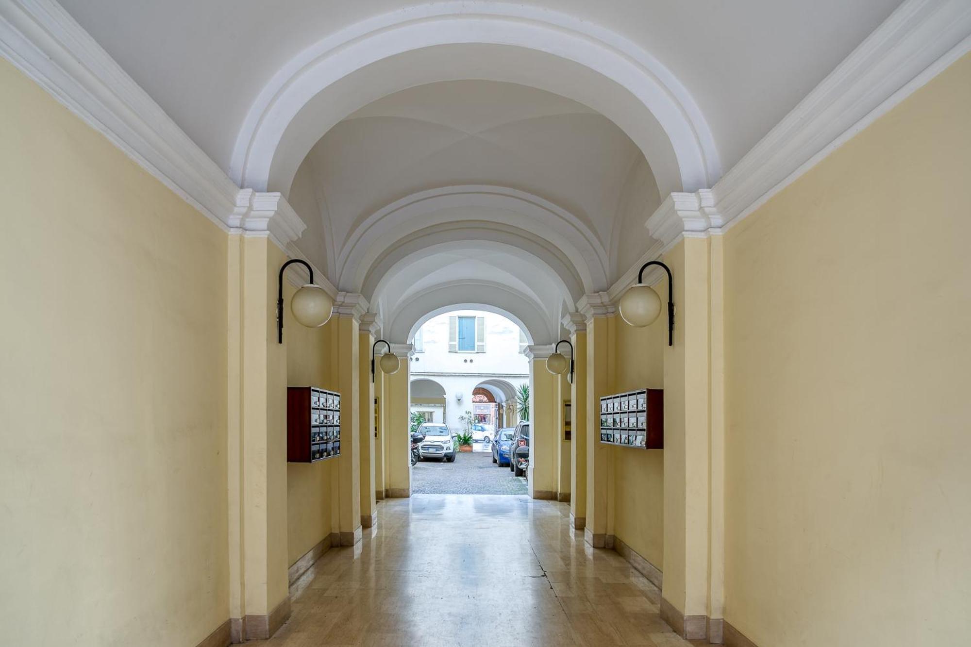 Clausim Domus: New Brightful Flat Next To The Vatican Rom